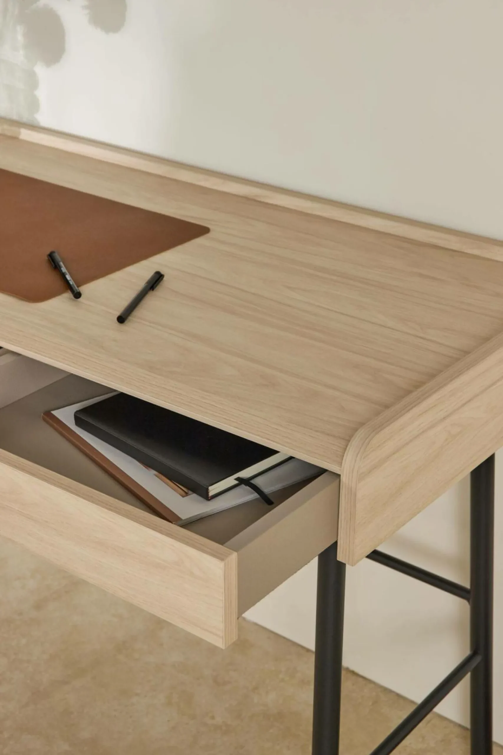 Bureaux>Camif Bureau décor bois pieds métal 2 tiroirs Mila