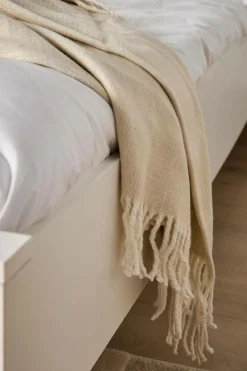 Plaids|Plaids><noscript><img width=