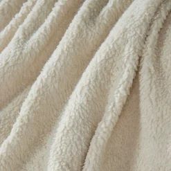 Plaids|Plaids><noscript><img width=